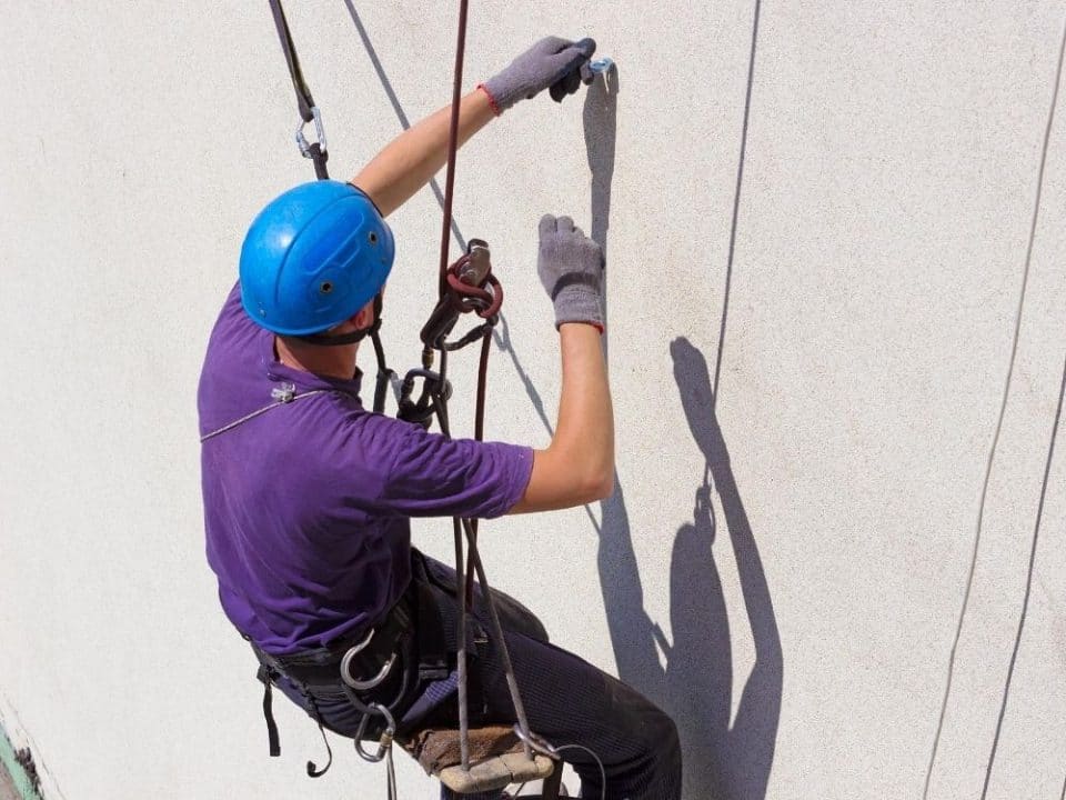 לדוגמה - עובד בסנפלינג מחויב לעבור קורס עבודה בגובה